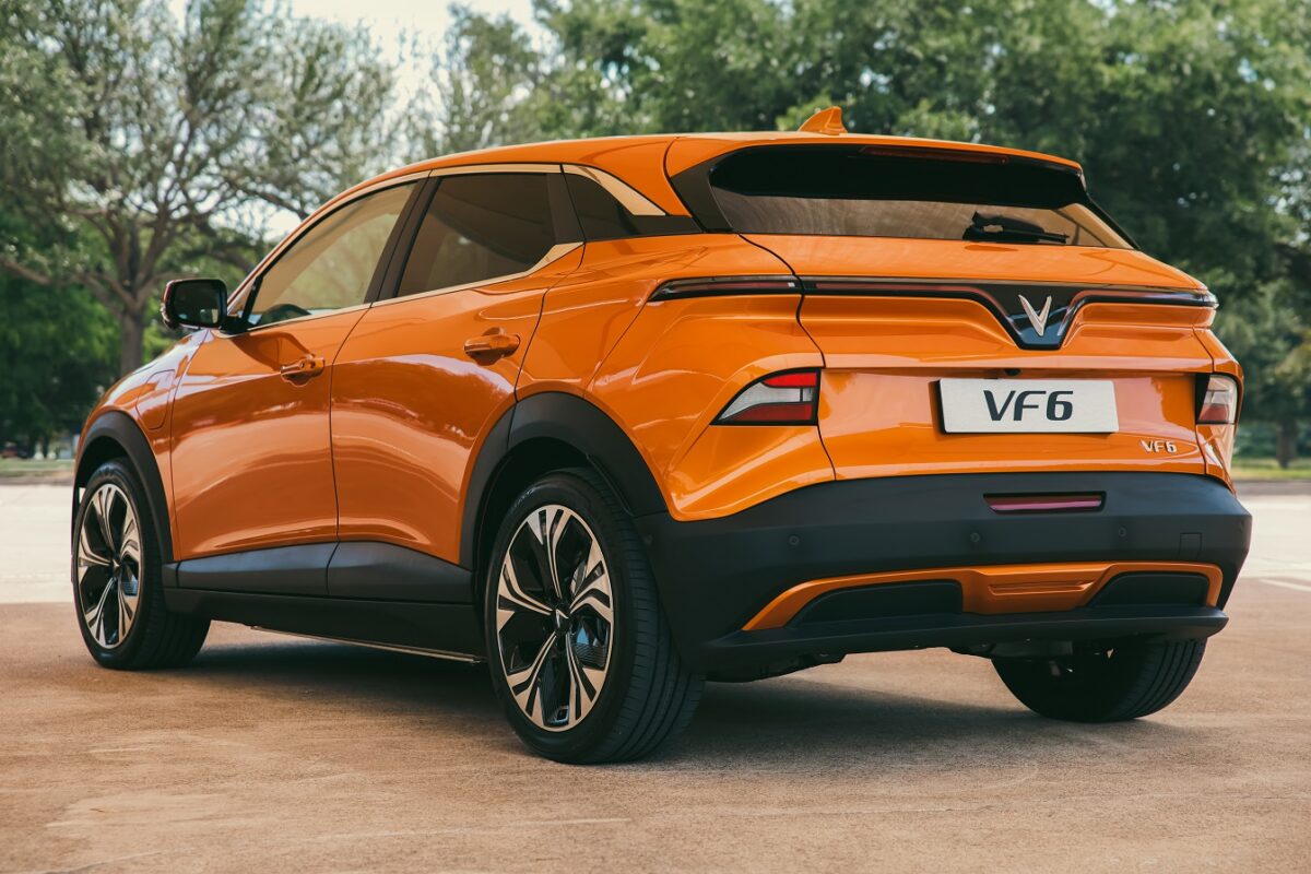 Lazang VF6 cỡ lớn 5 chấu, kích thước: 17 inch - 19 inch.